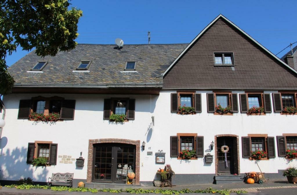 Ferienwohnung Flaemisches Weinhaus Wintrich Buitenkant foto